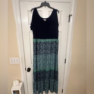 Women’s plus size Maxi dress 22/24